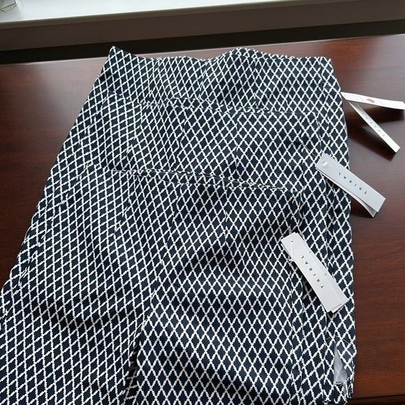 Tribal Eclipse  Bermuda shorts spandex nylon rayon blend size 4-10-12 - Picture 9 of 10